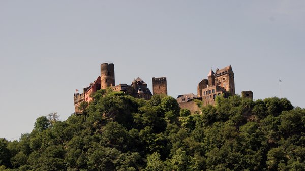 Castle Kätz: Castle Kätz as seen from the river Rhine